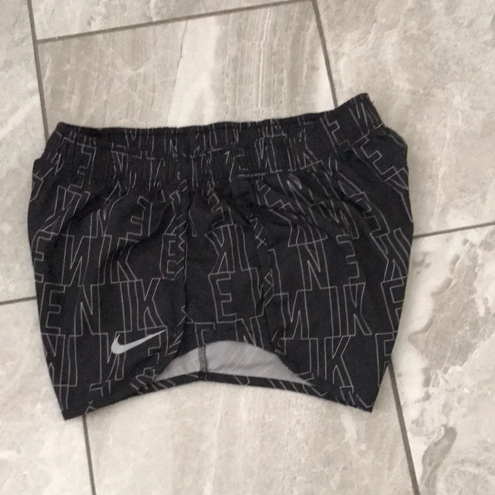 Nike Women's Run Division Tempo Black Reflective Shorts | M